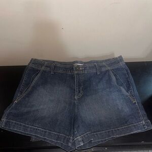 Vintage Faded Glory (stretch) medium blue denim shorts